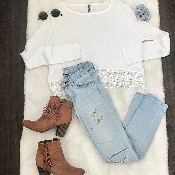 H&M Sweaters - 🌻 3/$20 H&M Lightweight White Sweater Lace